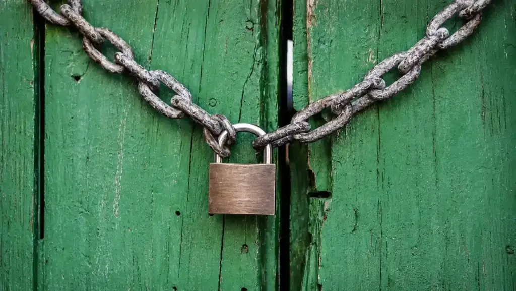 An advanced C# training clarifies generic constraints and their implications