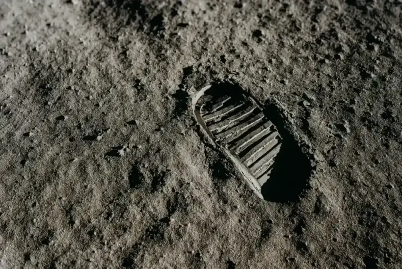 Every AI project begins by distinguishing shapes, contours and details invisible to the code.