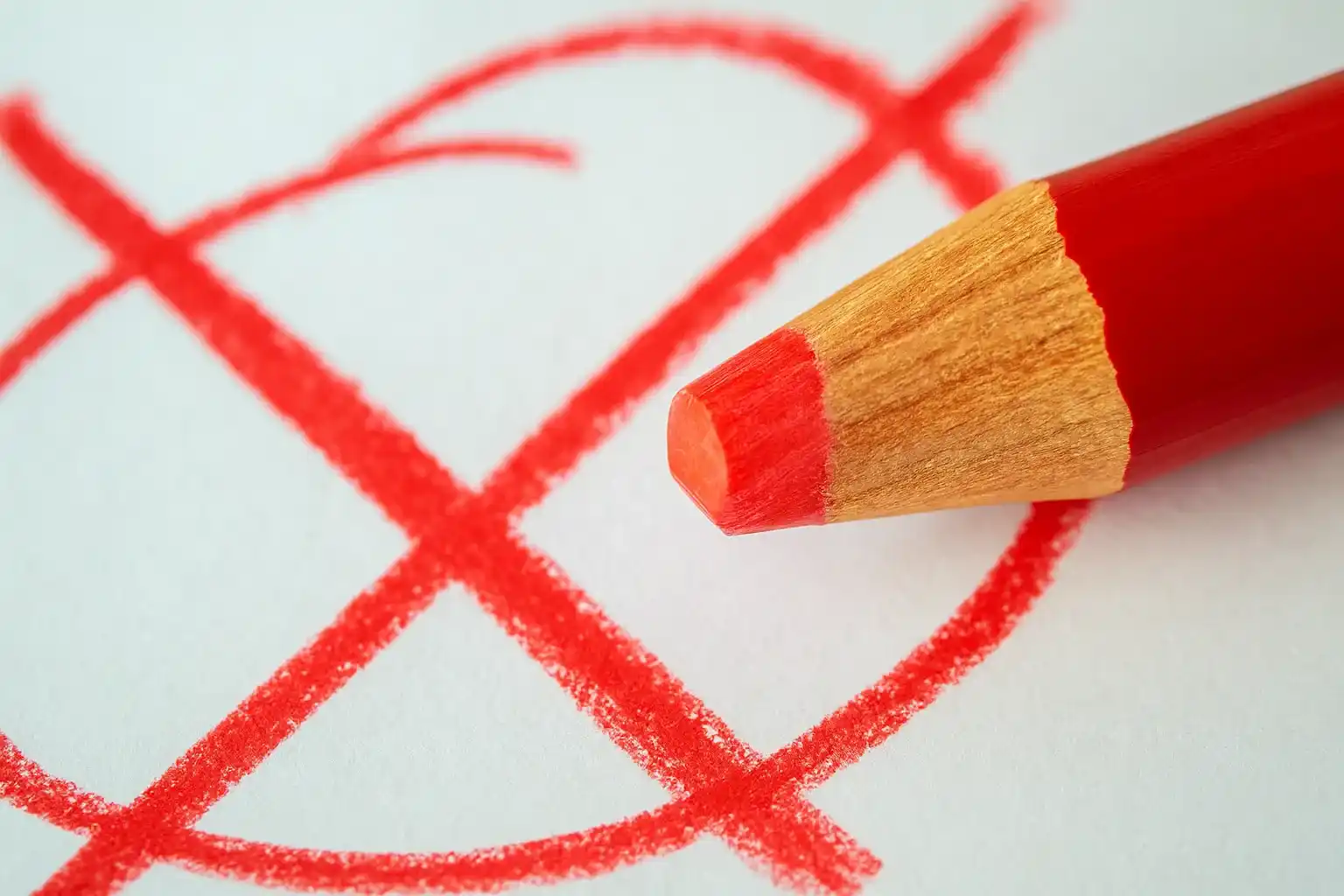 Avoid common mistakes when using the Singleton pattern in C# with thoughtful design choices