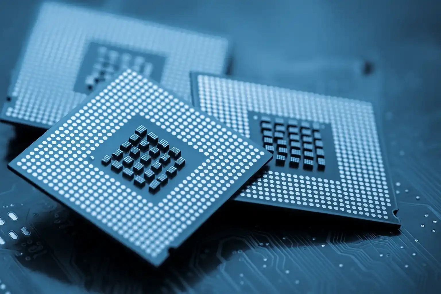 Efficient multithreading in .NET apps migrated from VB6 to improve performance and fluidity.